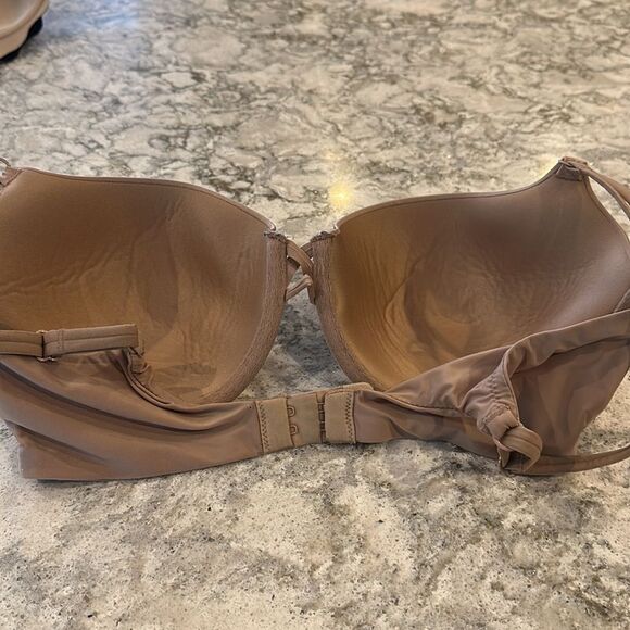 👙 Victoria’s Secret Nude Bra - Size 34DD - Lined but Not Padded - Picture 3 of 5